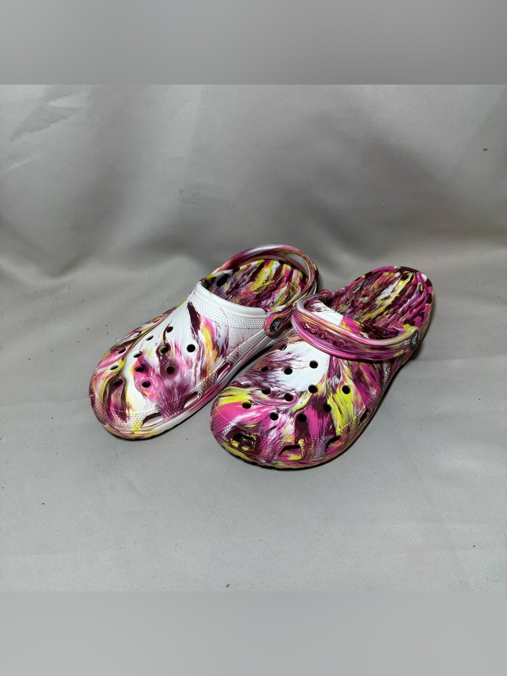 Pink Marbled Classic Crocs Multicolored Tye-Dye W-12 M-10